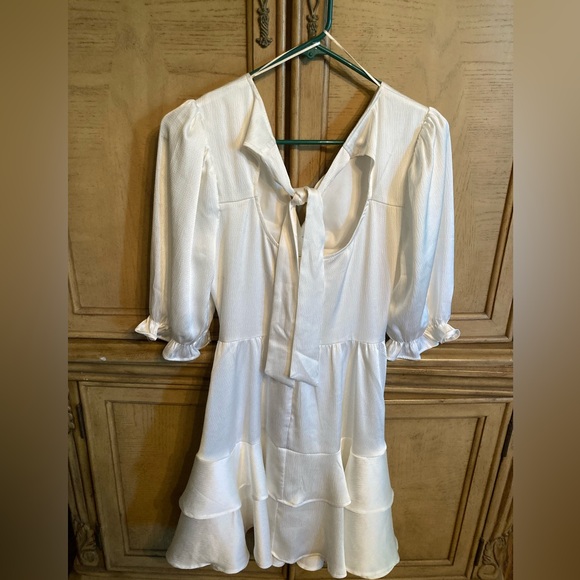 White boutique dress - Picture 2 of 2